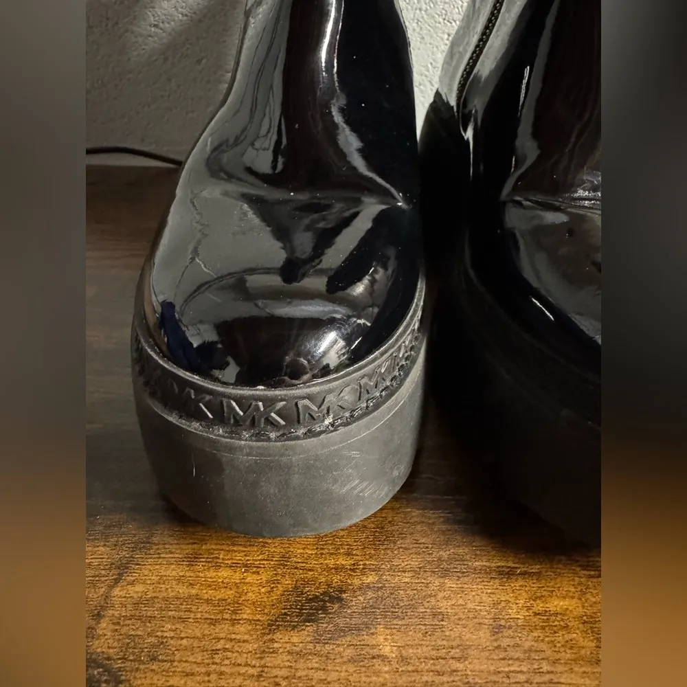 MICHAEL KORS Geller Patent Leather Rubber Wedge‎ Booties black Size 7M - Image 3