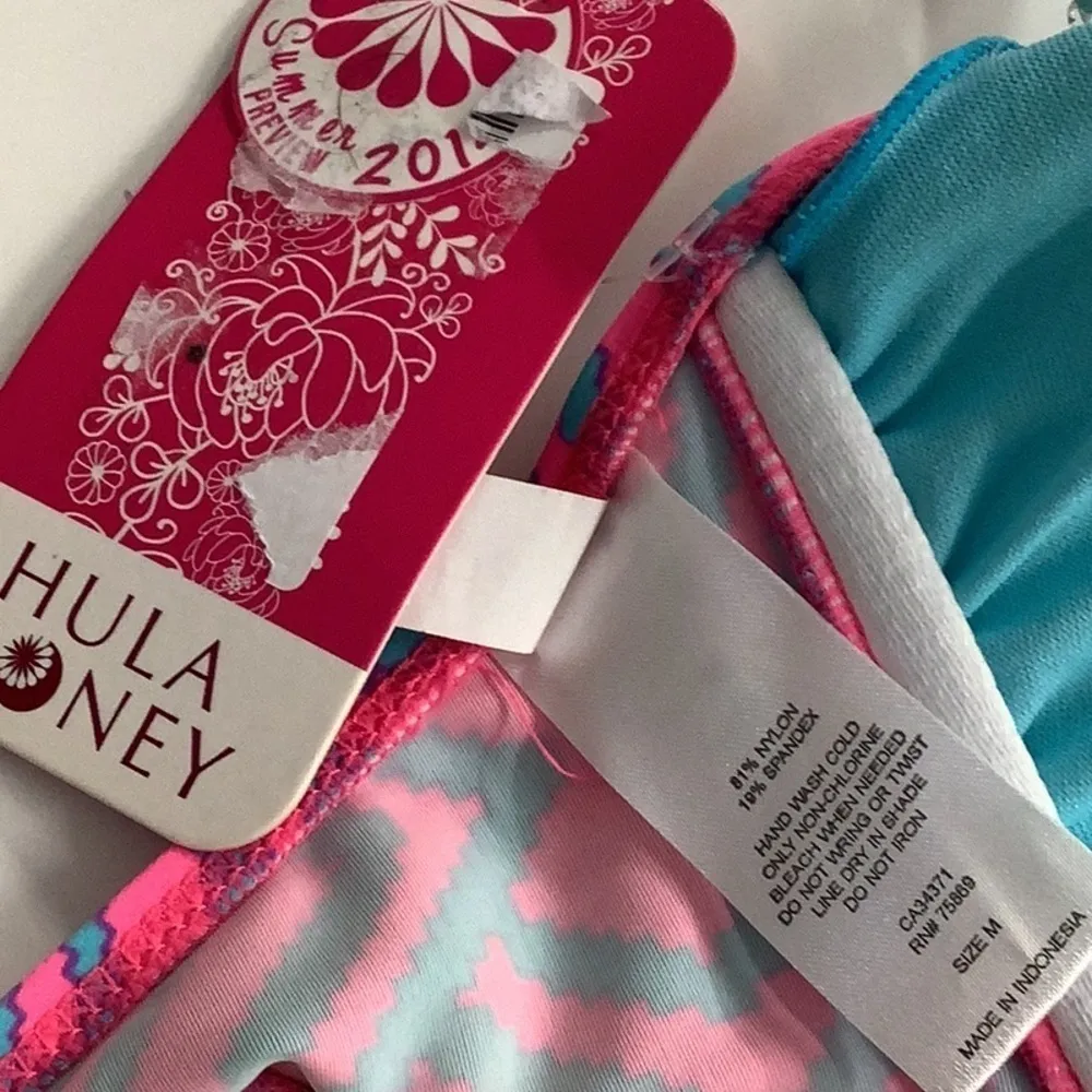 Hula Honey Size Medium Padded With Side Wire Bikini Top & Removable Strap. New - Image 6