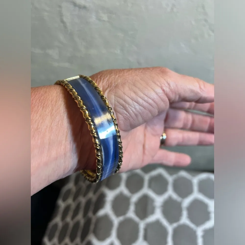 Vintage Liz Claiborne enamel bracelet w/ gold tone trim. Lovely bangle bracelet - Image 3