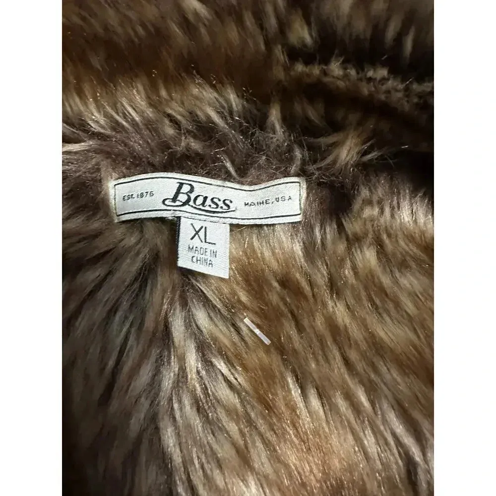 G.H. Bass & Co. Faux Fur Sweater Vest Size XL Furry Warm Black White Fair Isle - Image 3