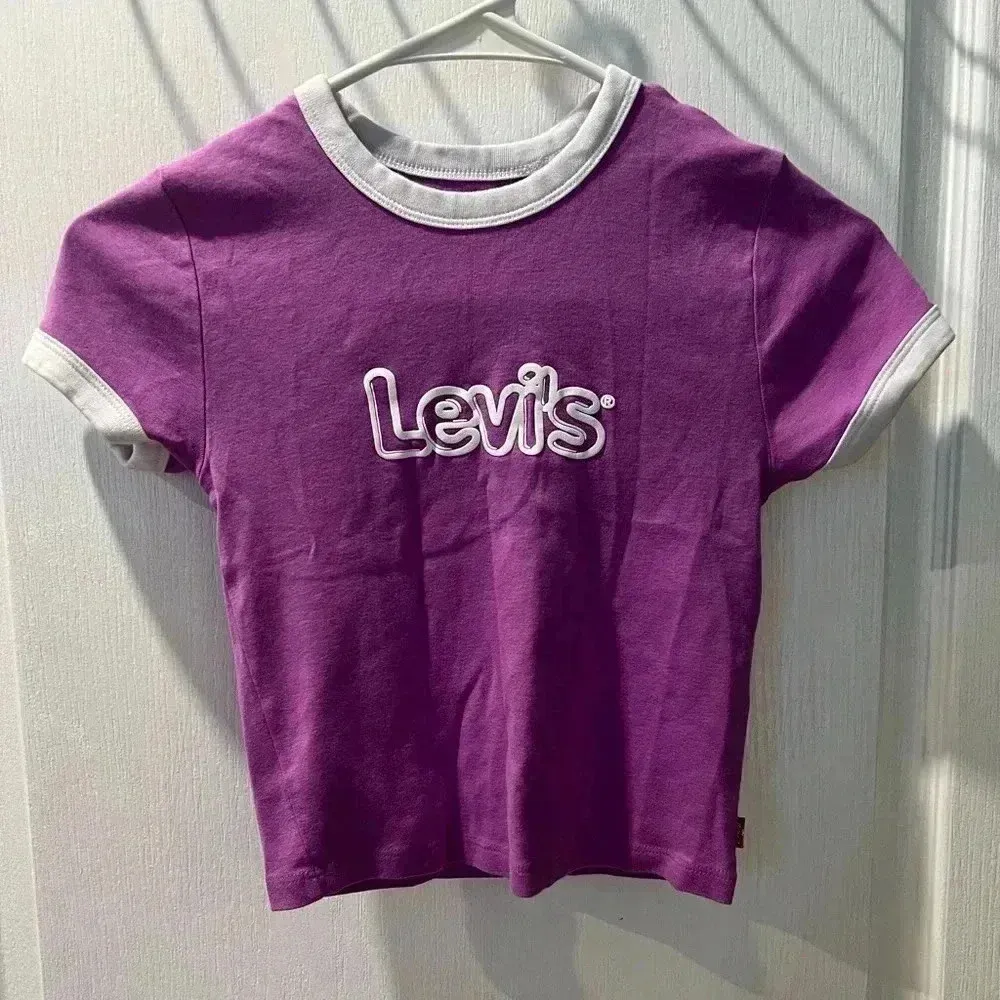 Levi's Women's Graphic Ringer Mini Tee (Size XS) - Image 3