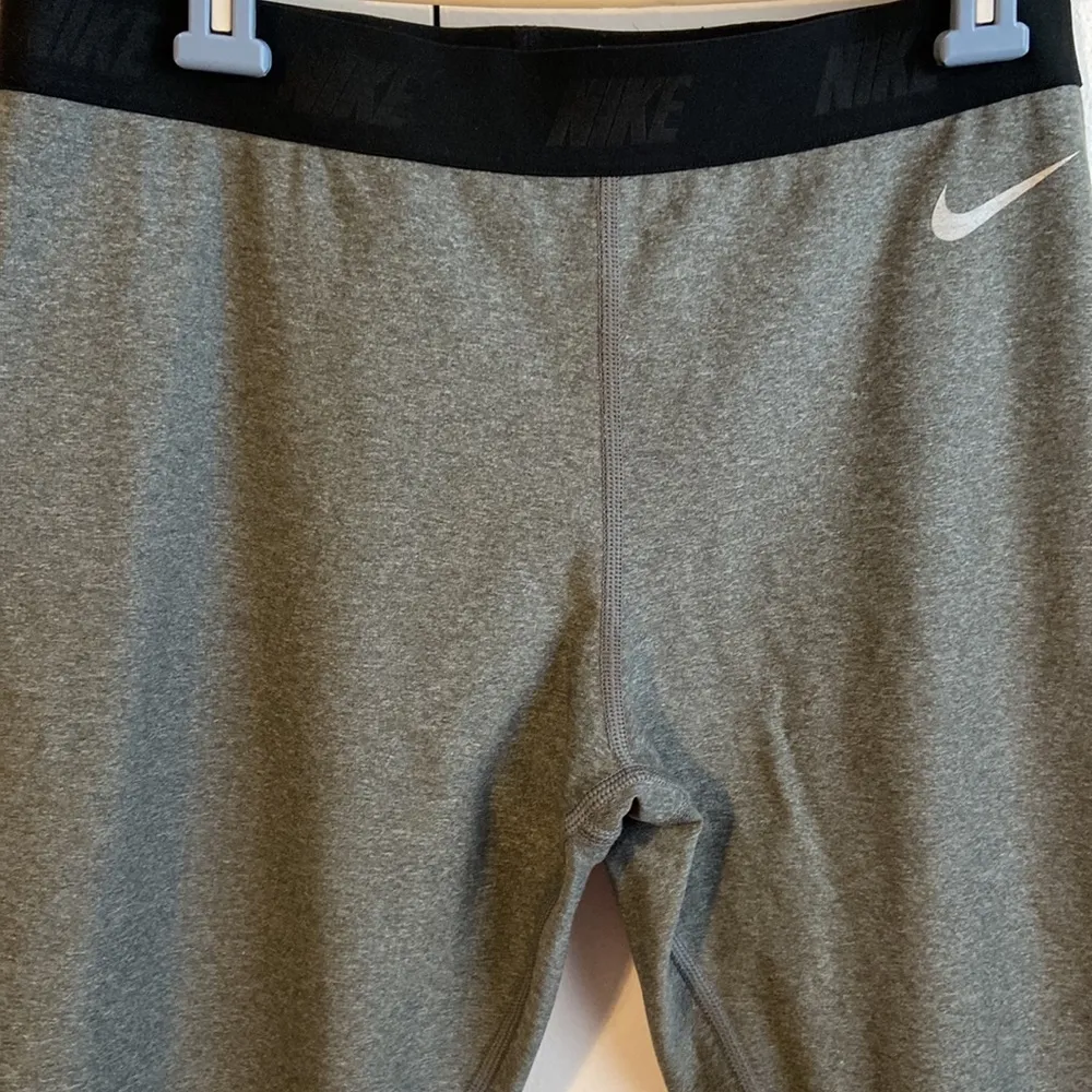 Nike Golf Dri-Fit Gray Knee Length Medium Leggings - Image 3