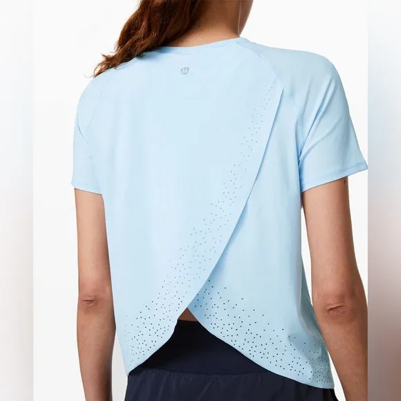 Lululemon Quick Pace Short Sleeve Tee Top Sz 6 Baby Blue Crossover Back - Image 2