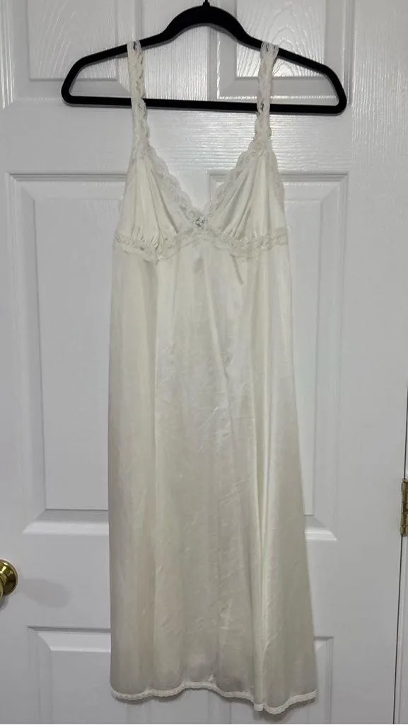 Vintage White Slip Dress Lace Detail Size Small/ Medium - Image 2