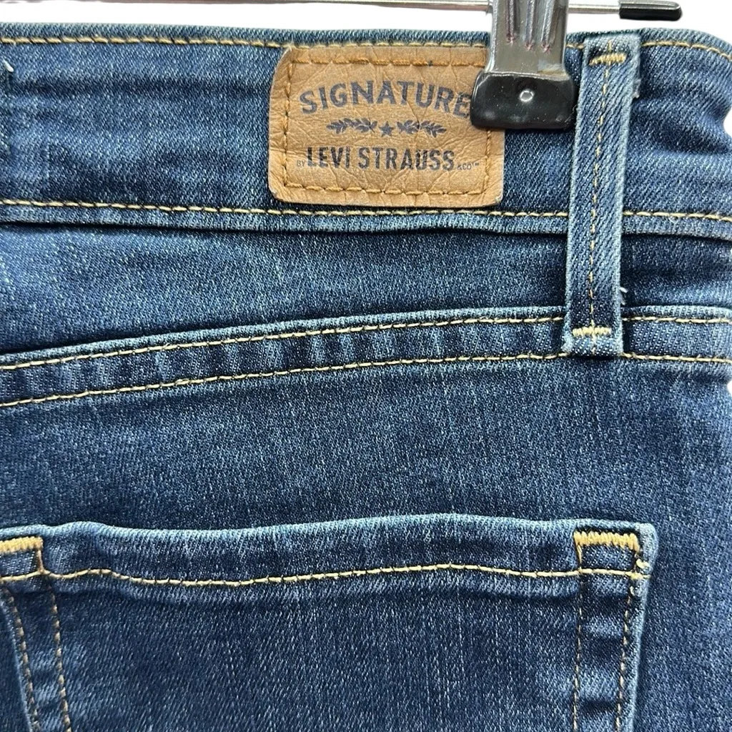 Levis Mid Rise Slim Stretch Denim Medium Wash Blue Jeans Womens 26 x 30 - Image 7