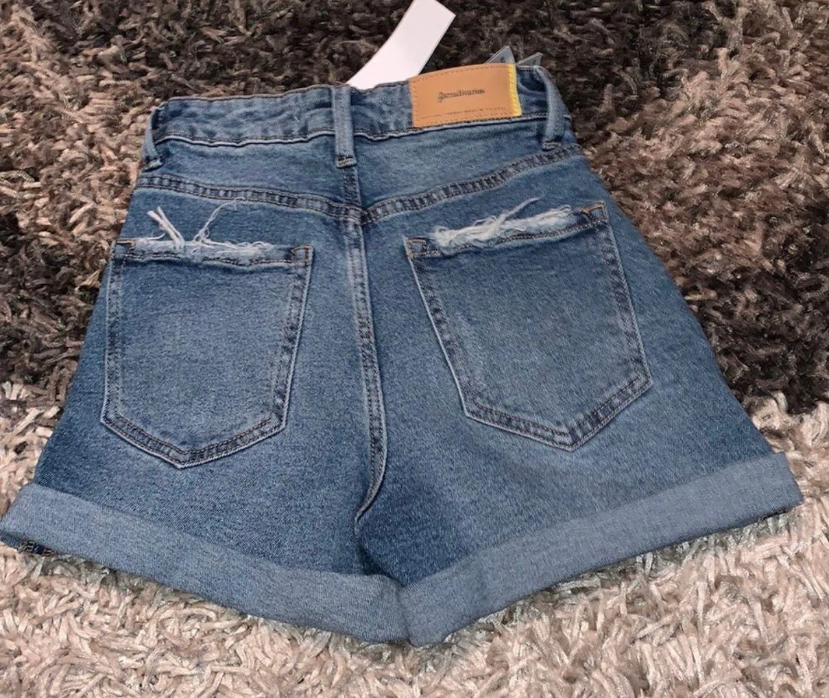 Stradivarius mom shorts NWT size 0 - Image 2