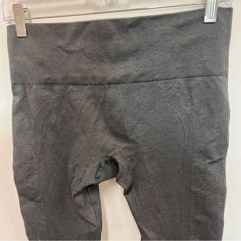 Lululemon textured jogger style leggings estimated size 8 - Image 5