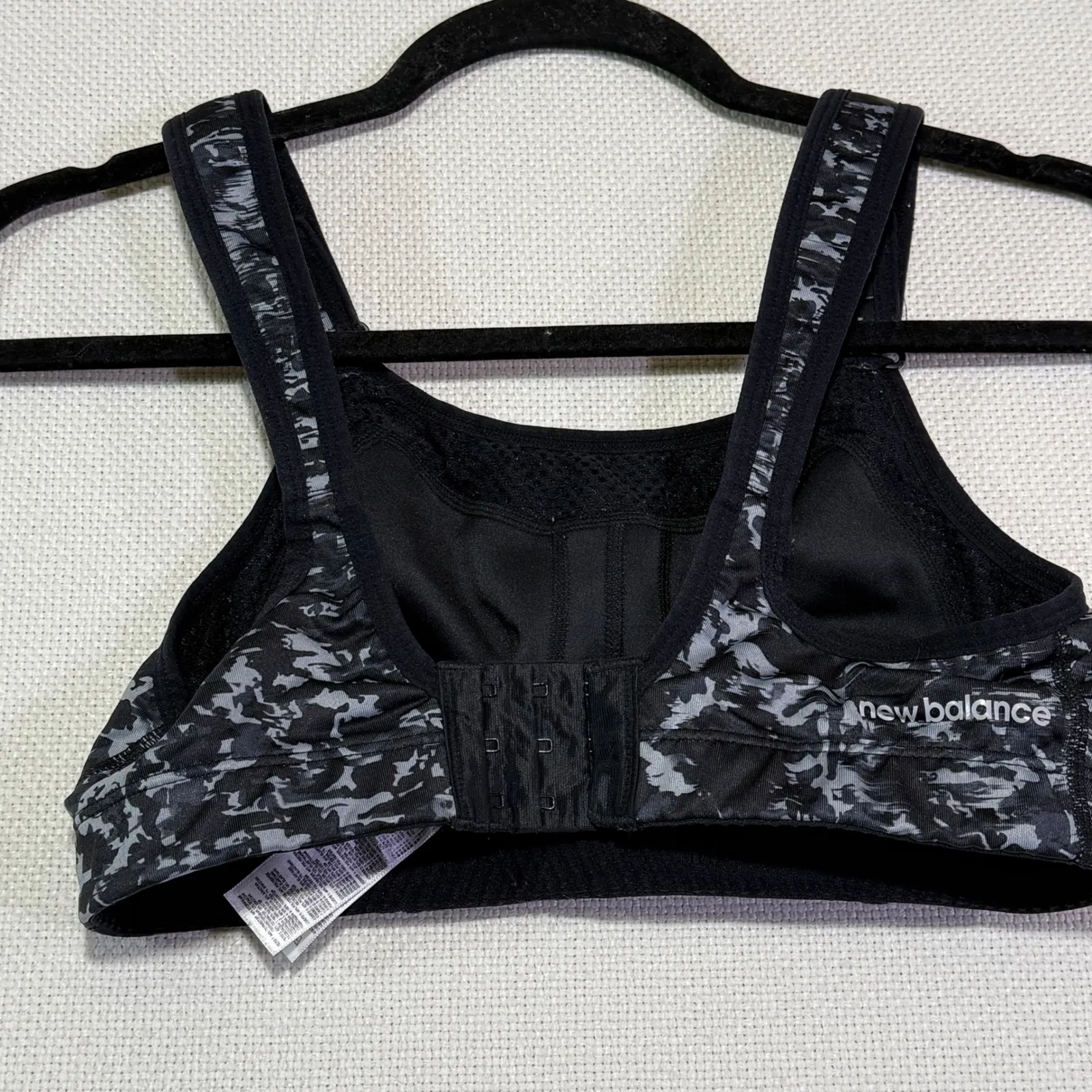 New Balance Women Sports Bra Black Marble Adjustable Straps Support Size 34C - Image 2