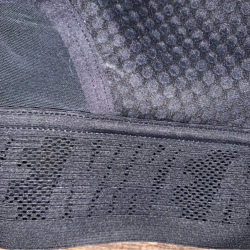 NIKE Women Ultrabreathe Sports Bra Non Padded Black Size Large - Image 2