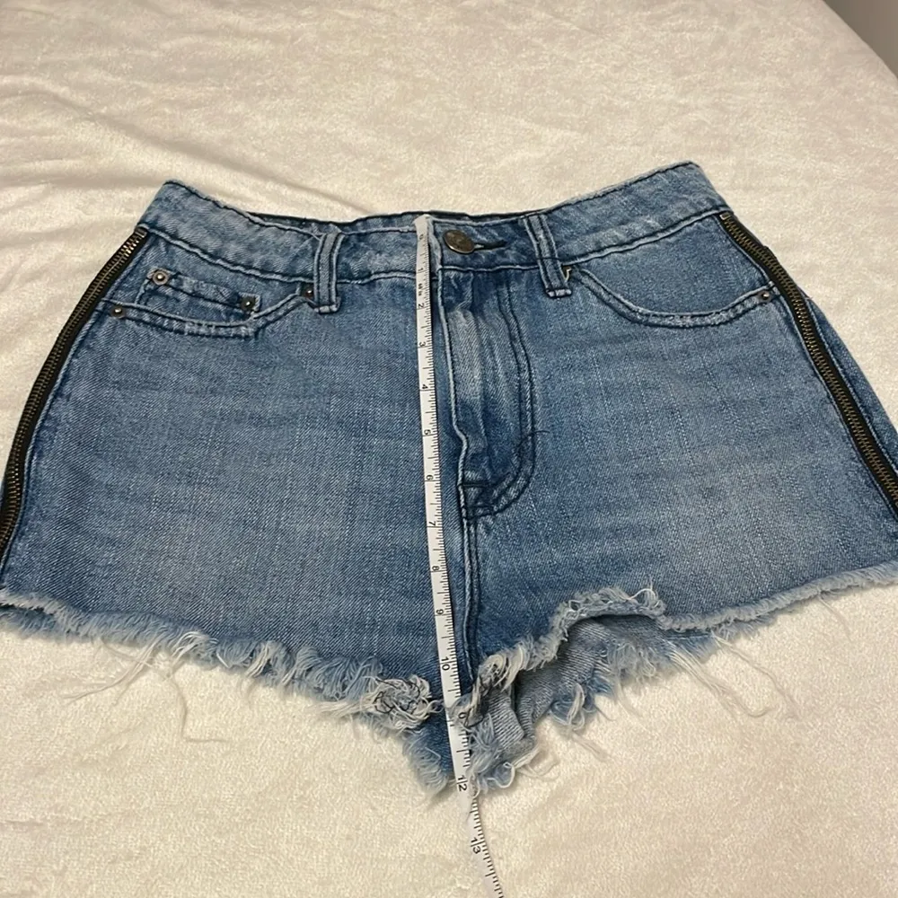 BDG for Urban Outfitters- Super High Rise Cheeky Zipper Denim Shorts- Size 27 - Image 4