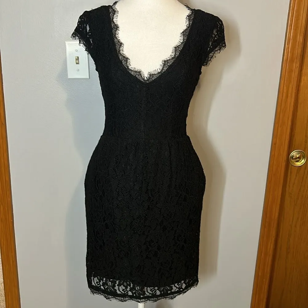 Aritzia Babaton Black Tobias cap sleeve v-neck Lace‎ Mini Dress size 2 - Image 4