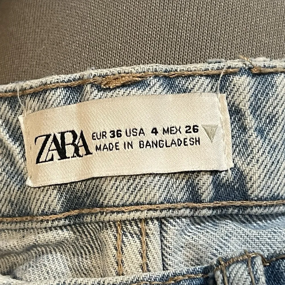 Zara High Rise Blue Jean Shorts, size 4 button fly F-14 - Image 3