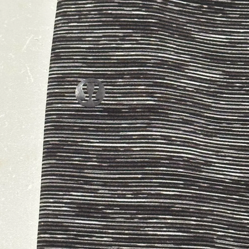 Lululemon  On The Fly Pant  Size 6 Stripped - Image 6