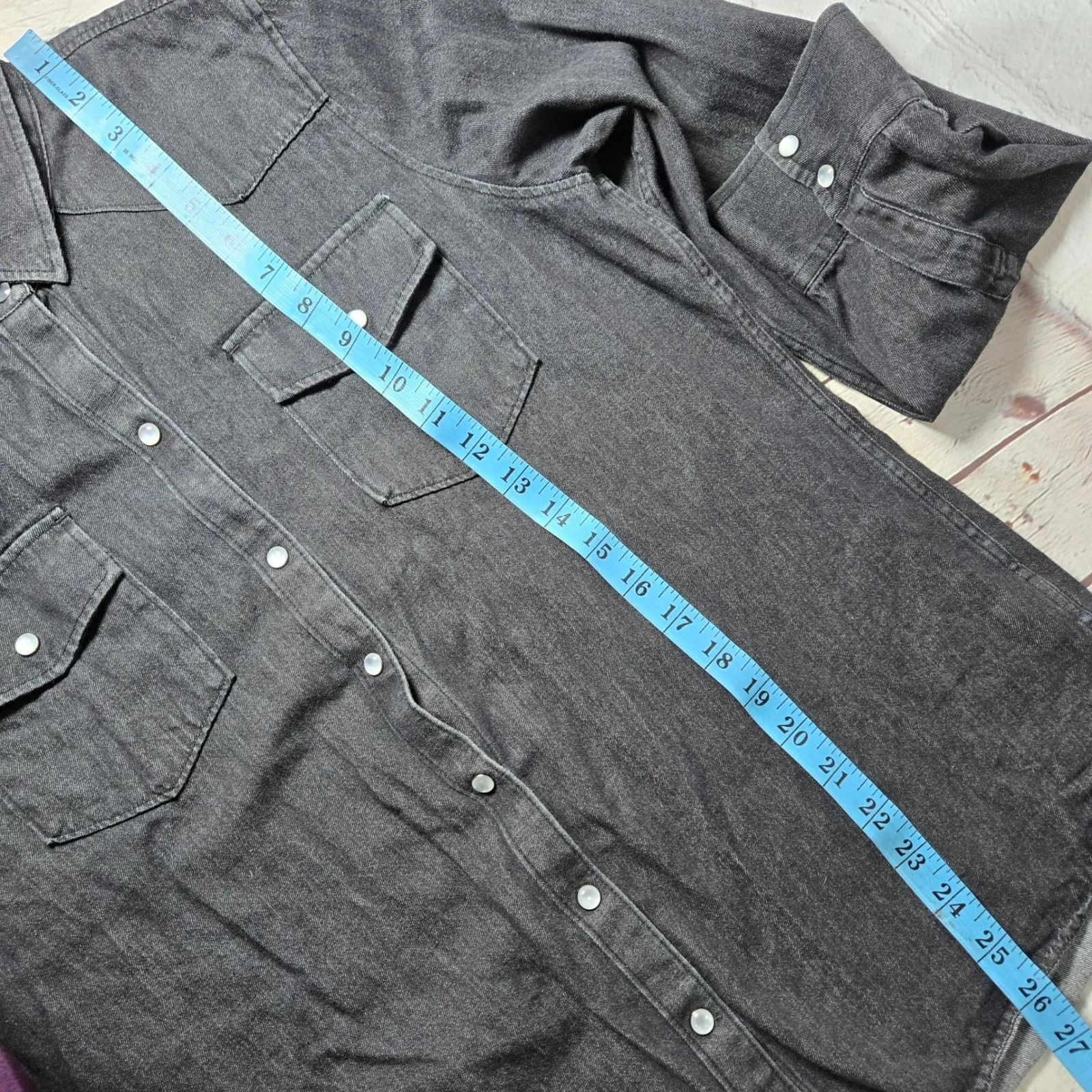 UNTUCKit Women Charcoal Gray Denim Western Pearl Snap Button Down Shirt Becky 12 - Image 9