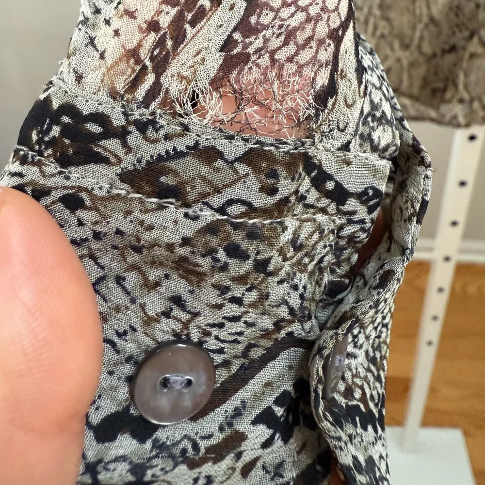 EQUIPMENT FEMME 100% Silk Python Print Button Up Blouse Semi Sheer Blouse Small - Image 4