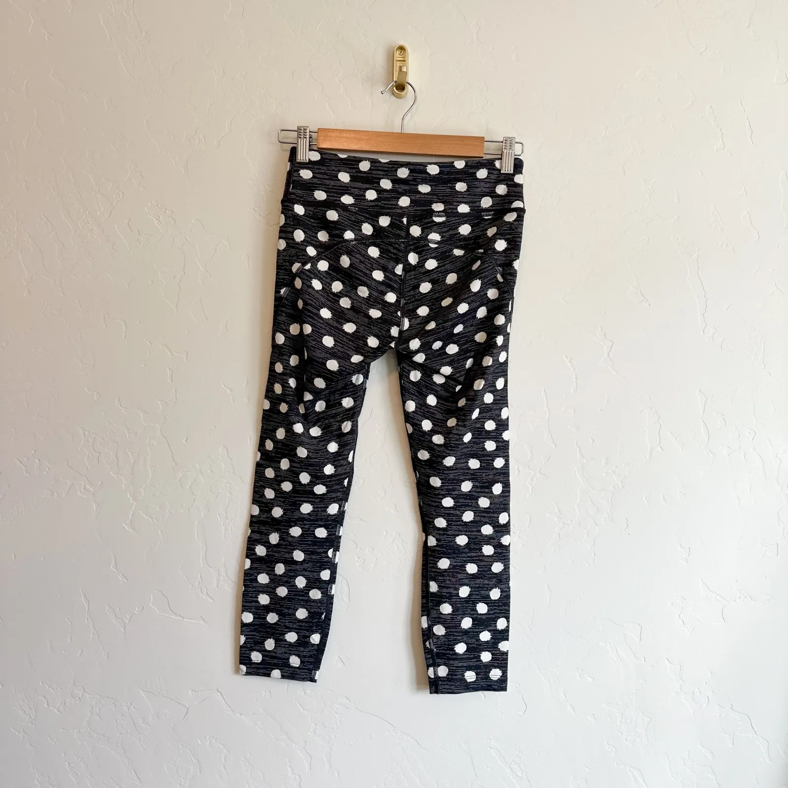 Outdoor‎ Voices | Polka Dot Ankle Athletic Leggings in Black, Size Small - Image 5