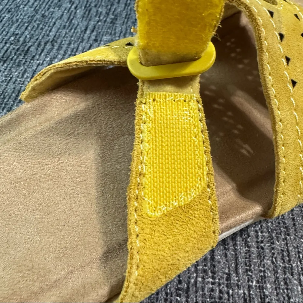 Earth Origins Women’s Suella Slide On Sandals - Image 11