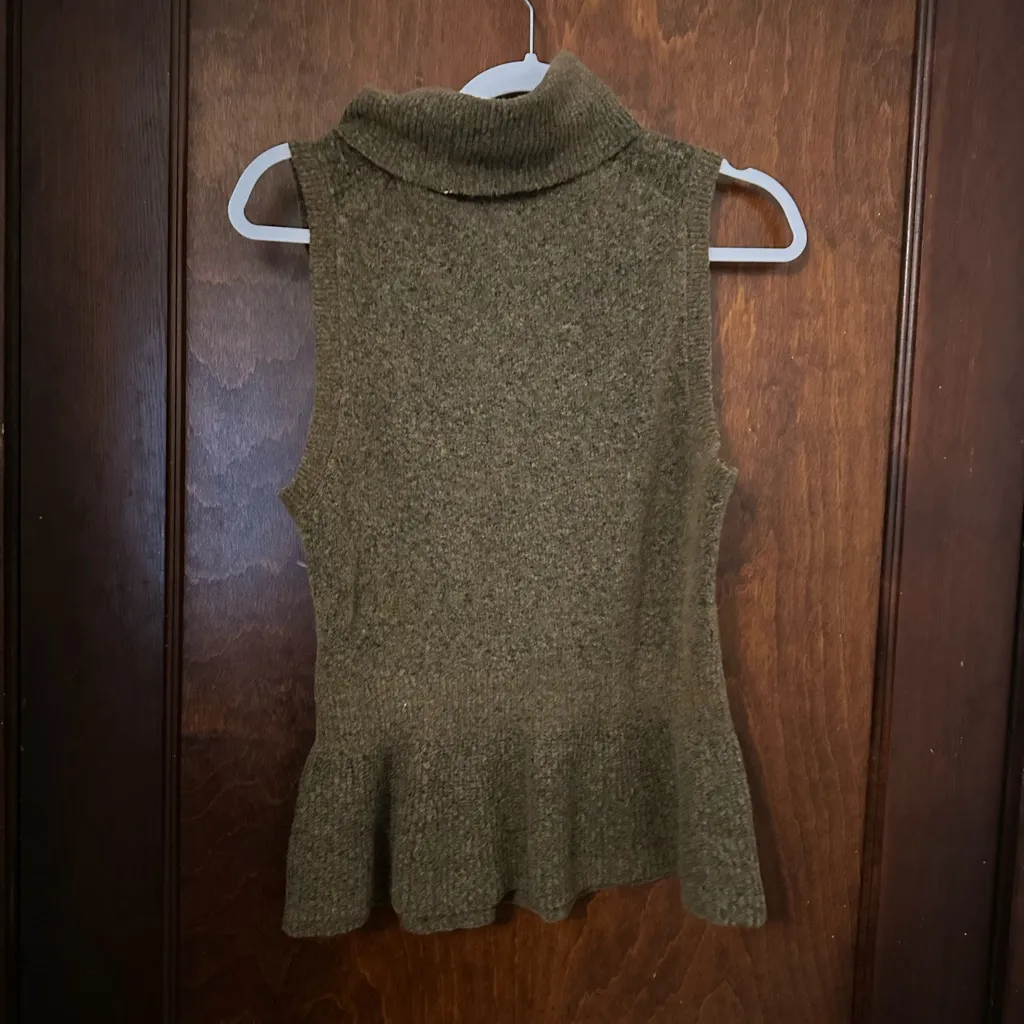 WHBM Sleeveless Soft Turtleneck Tank Sweater Peplum Toasted Coconut Size M - Image 3