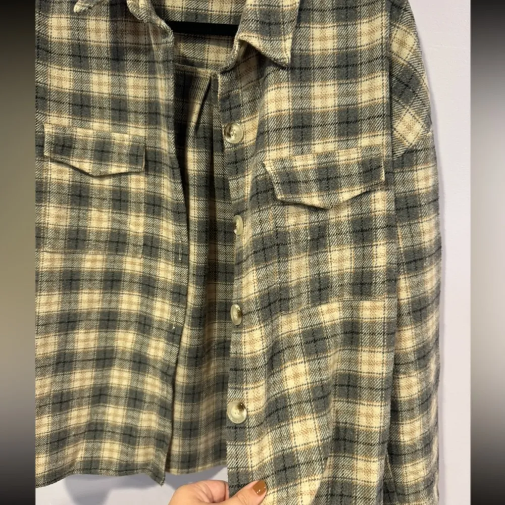Cloud Ten‎ boutique plaid shacket - Image 3