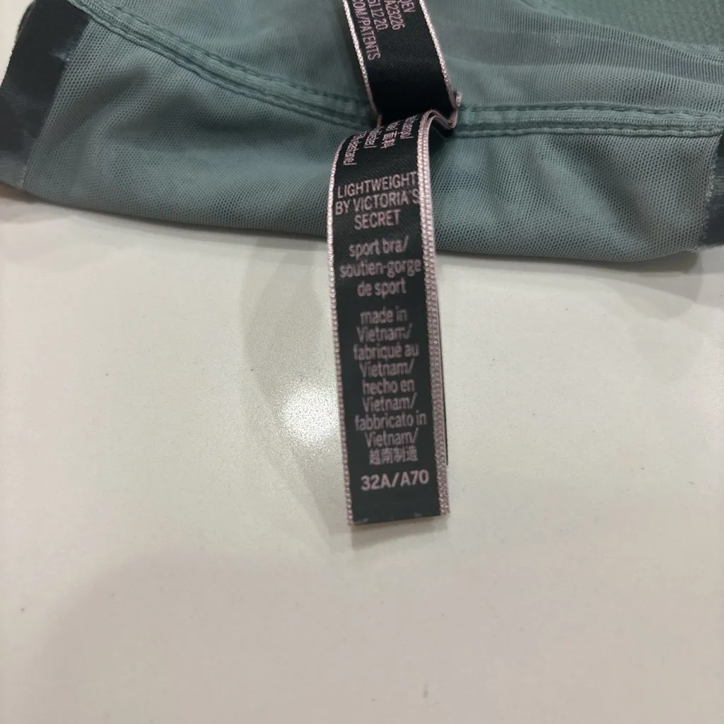 Victoria secret Leopard Print Sports Bra size 32 A green and black - Image 4