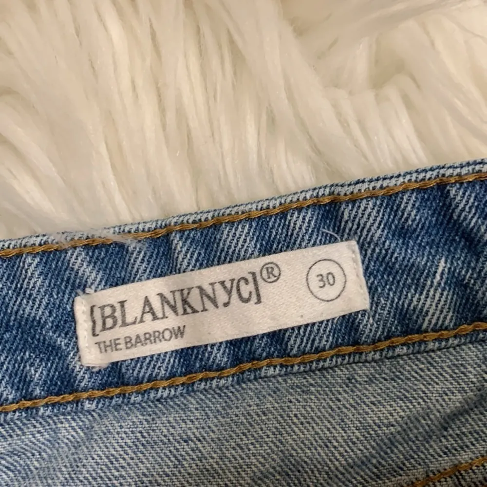 Blank NYC The Barrow high rise distressed denim shorts 30 - Image 4