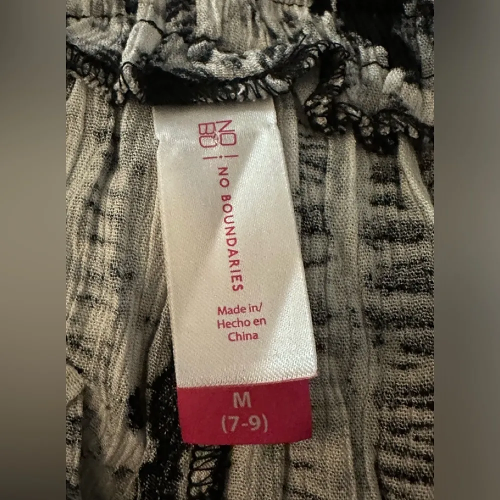 No Boundaries Black/White Printed Wide Leg Pants - Size M - Image 8