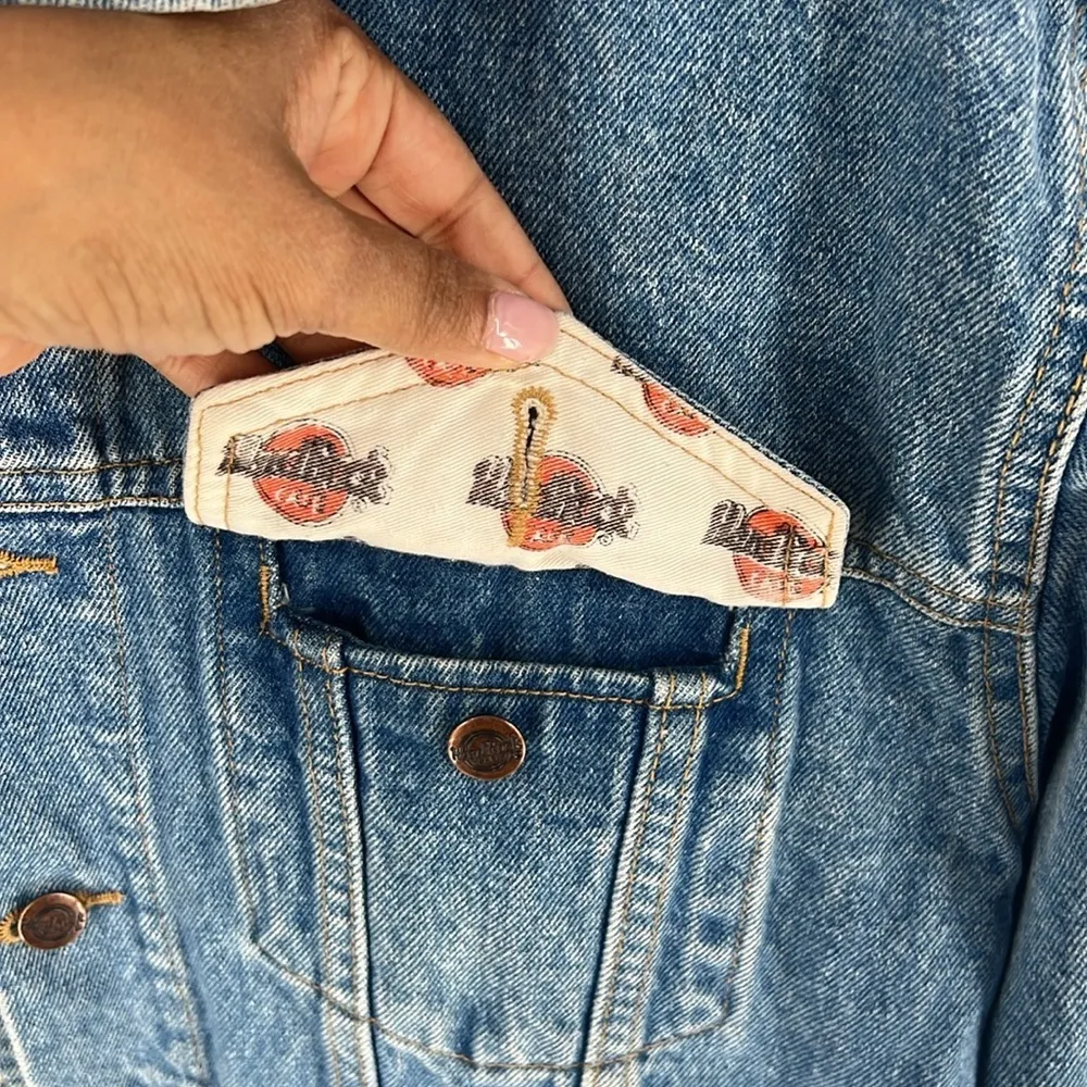 Hard Rock Cafe Singapore Medium‎ Wash Blue Denim Button Front Jacket - Image 12