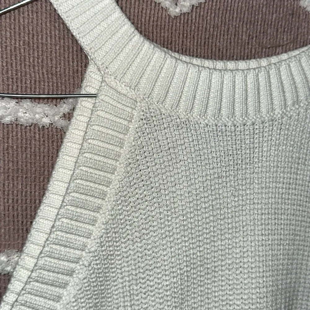 Thick Knit White Classy Crop Tank Top - Image 2