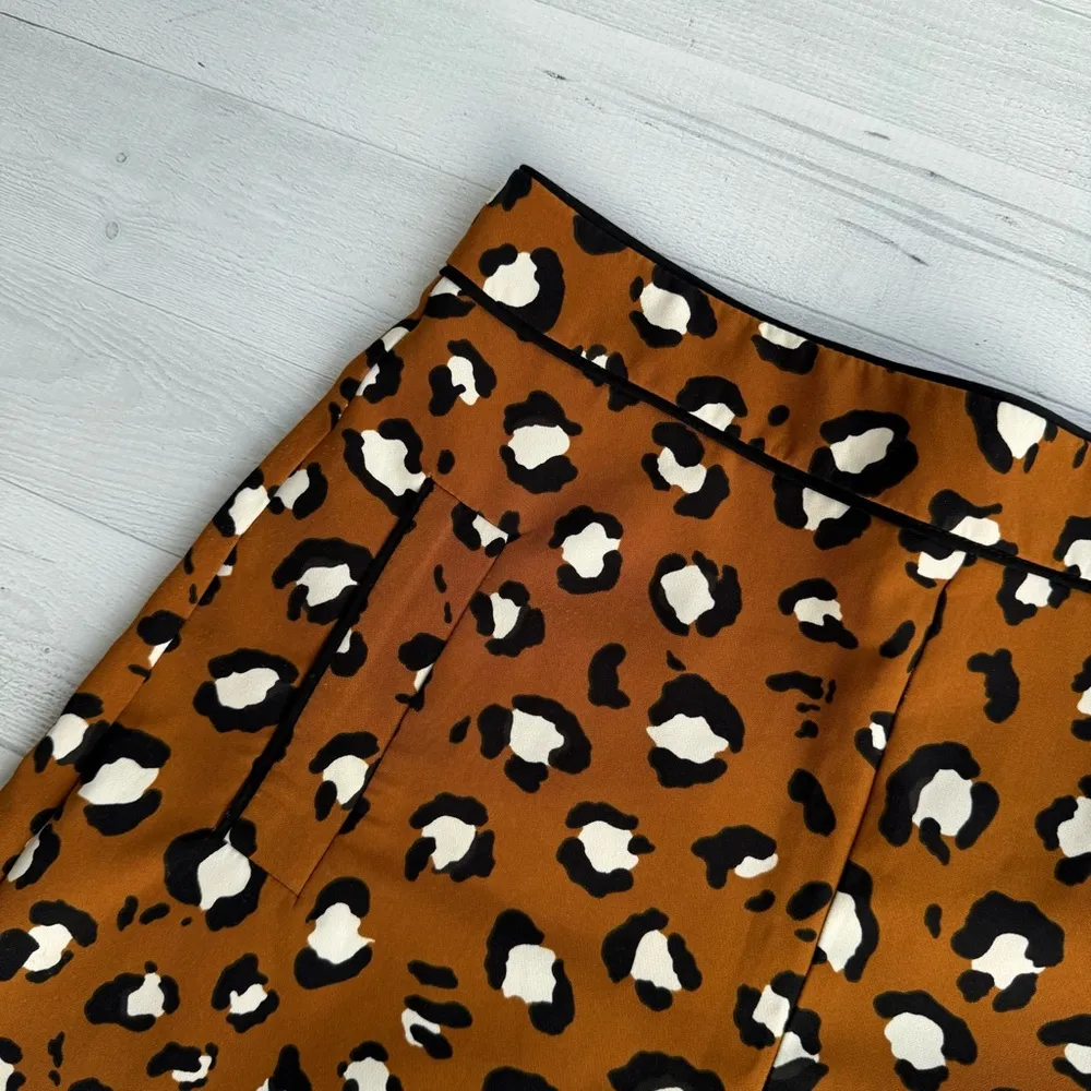 Zara Basic High Waist Leopard Print Shorts Size M - Image 6
