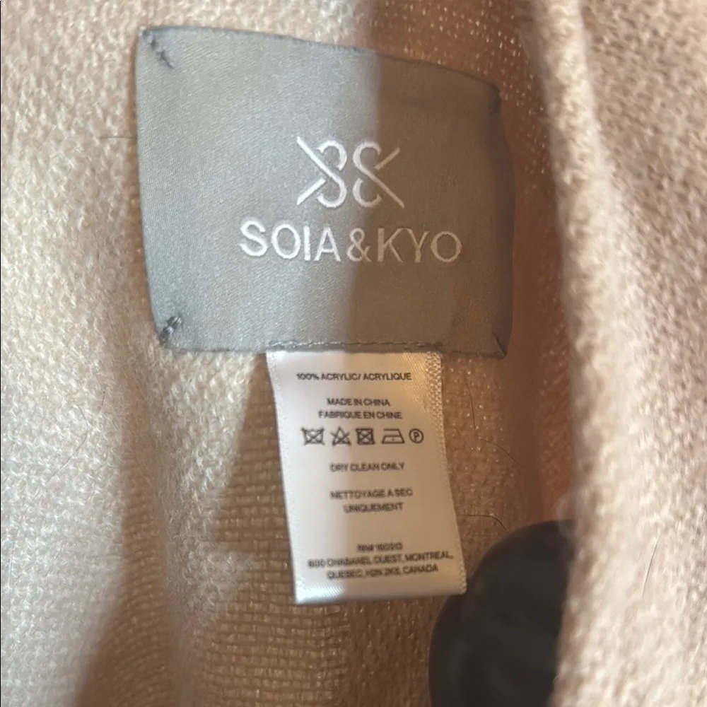Soia & Kyo Light Tan Shawl - Image 2
