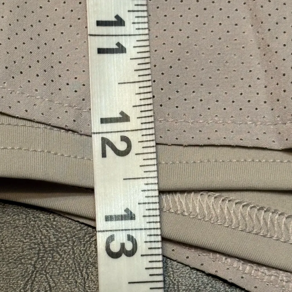 Spyder  Active Grey Shorts size Large NWT - Image 10