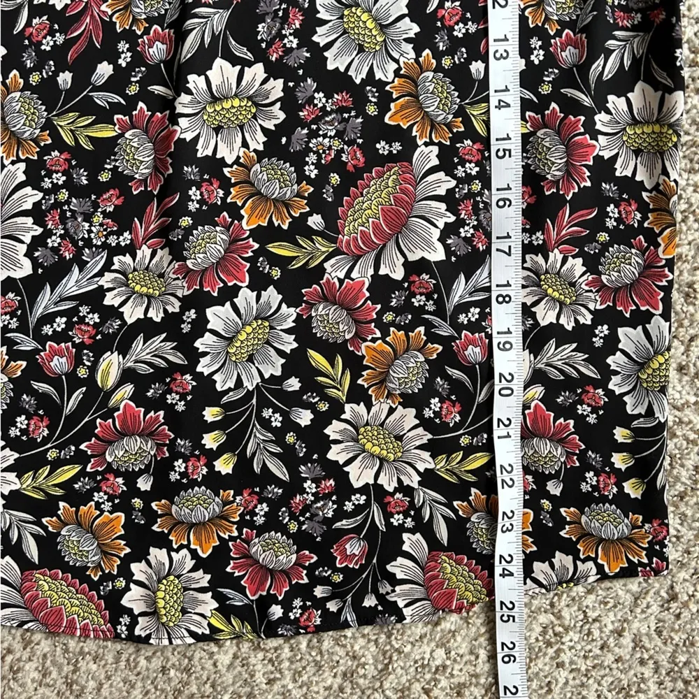 LOFT Black Red Floral High Neck Blouse Spring Casual Medium - Image 6