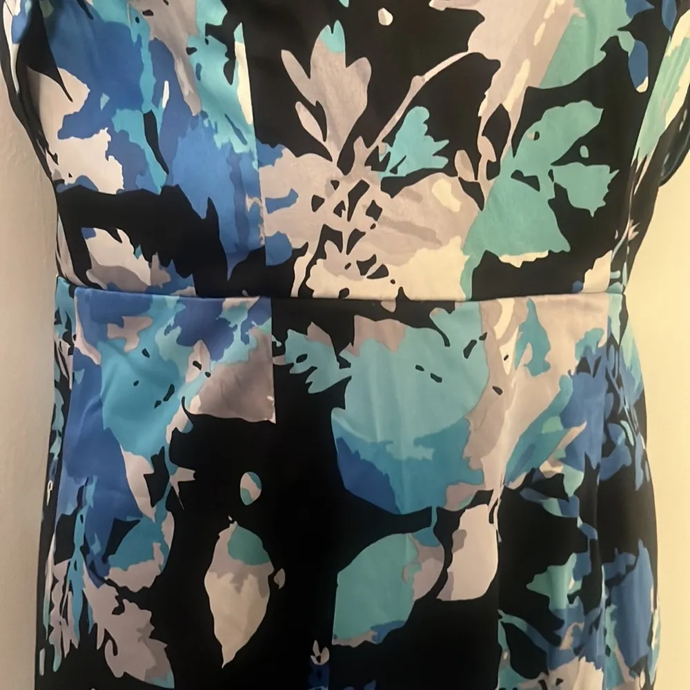 Overlap shoulder detail dress Size 4 - Image 10