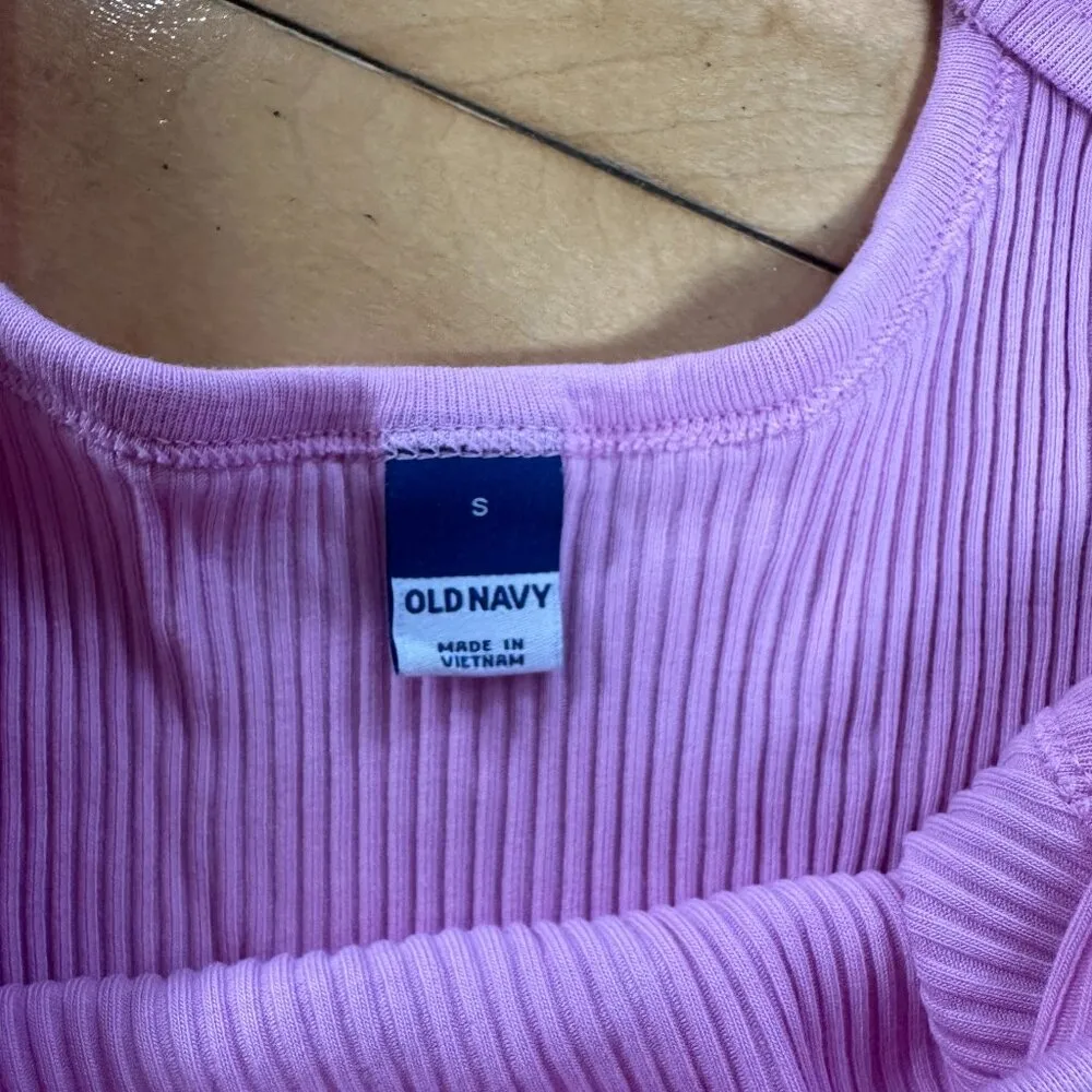 OLD NAVY Pink Ribbed Crop Tank Top Size Small - Image 4
