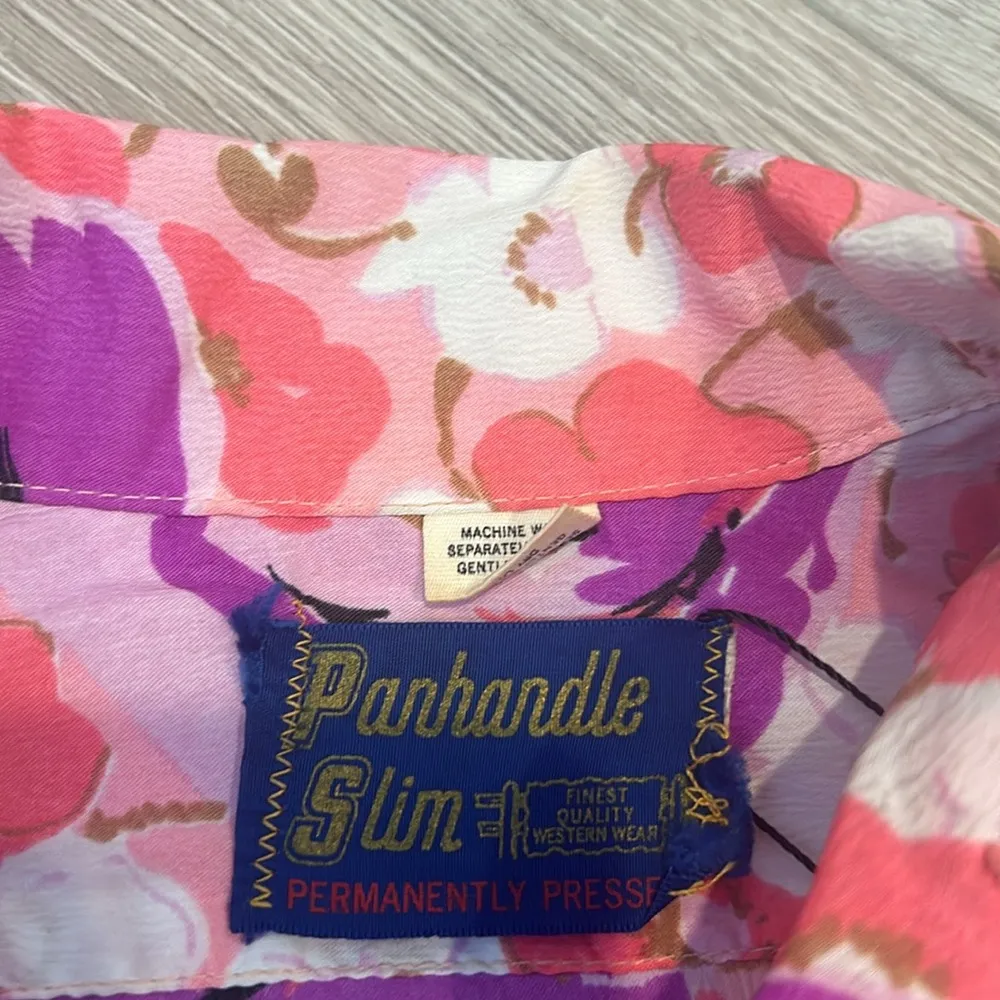 Vintage 1960's / 1970's  Slim Pink Floral Button Up Shirt Size XS - Image 3