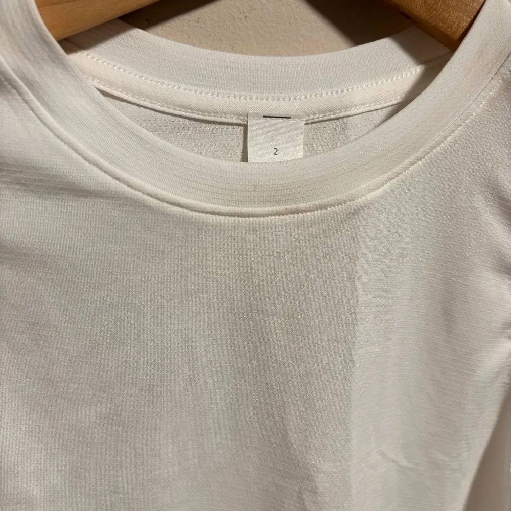 NWT Lululemon Ultralight Waist-Length Tank Top in White- Size 2 - Image 4