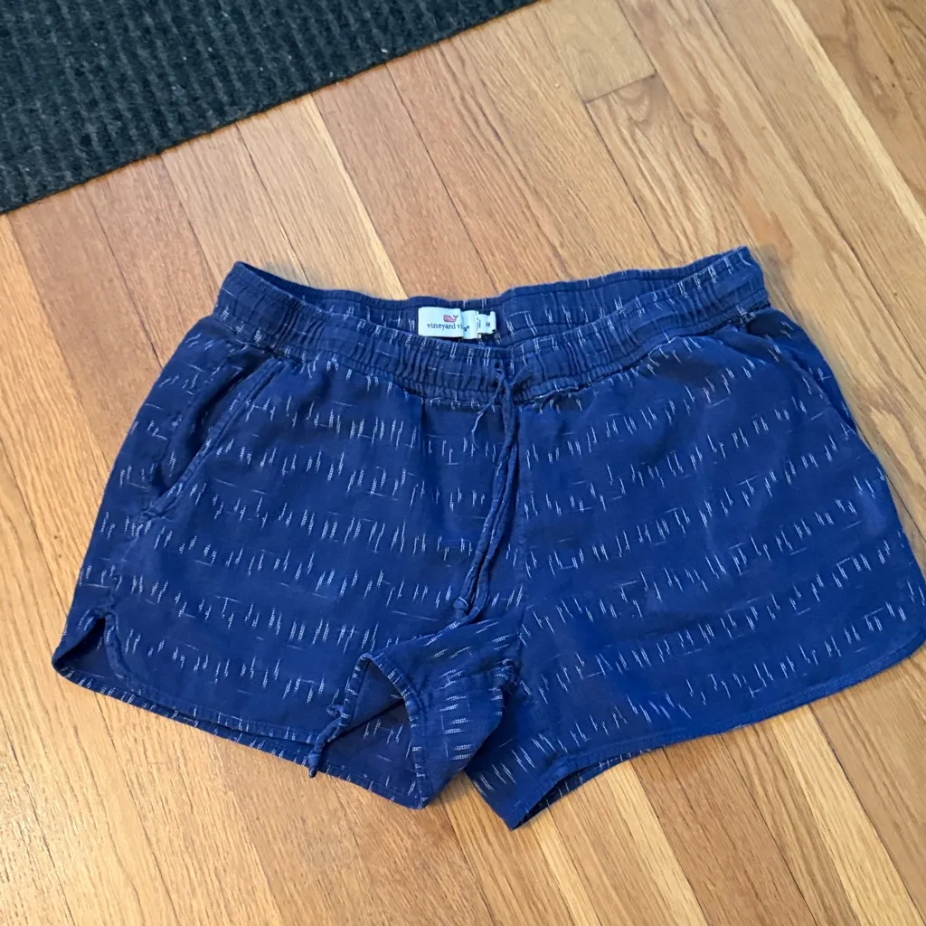 Vineyard Vines Blue Women's Shorts - Image 2