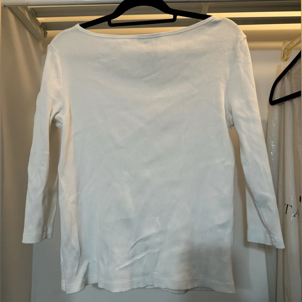 EUC Lauren Ralph Lauren white top with pocket on sleeve L - Image 4