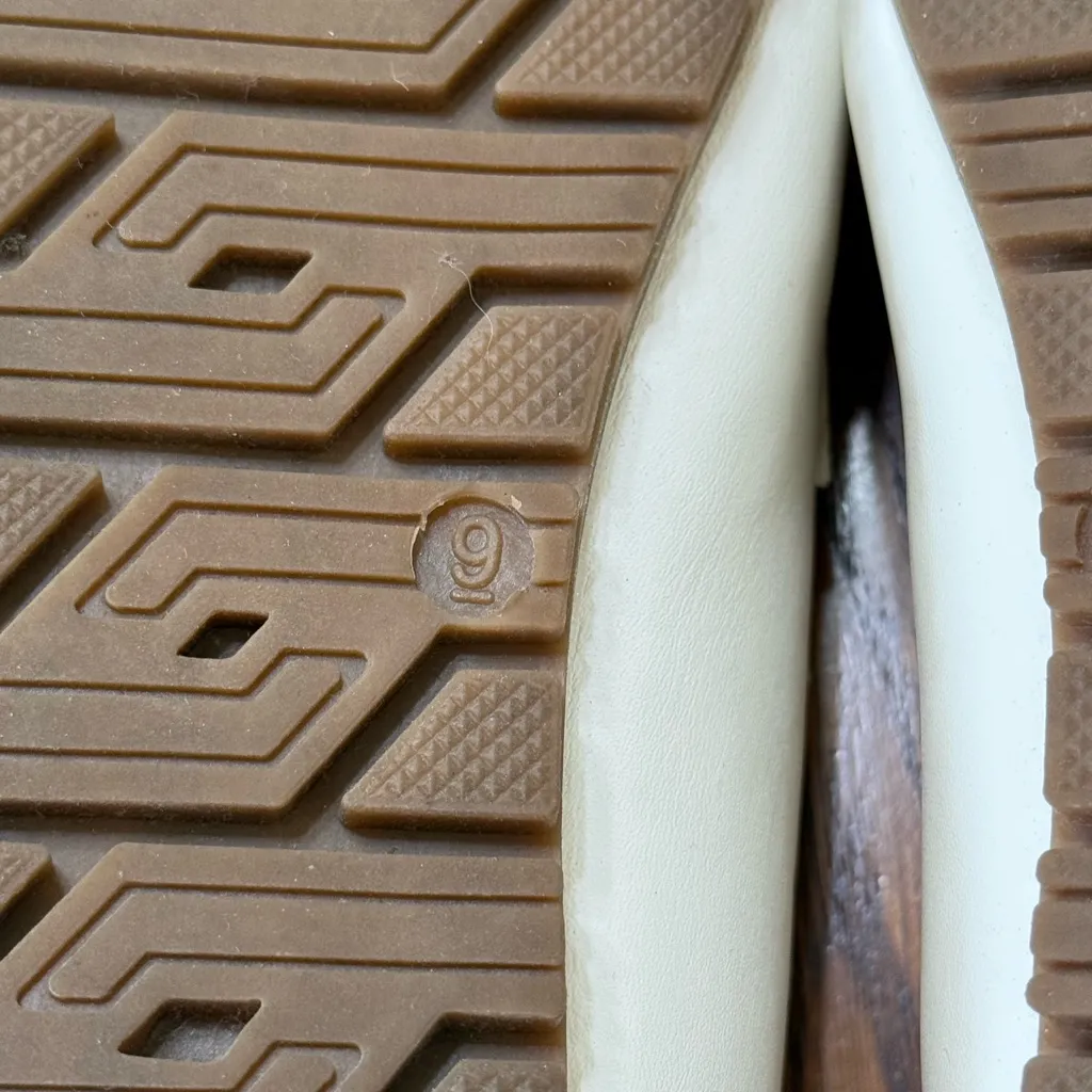 Women’s Cream Loafers With Gold Horse Bit Detail Size 9 - Image 6