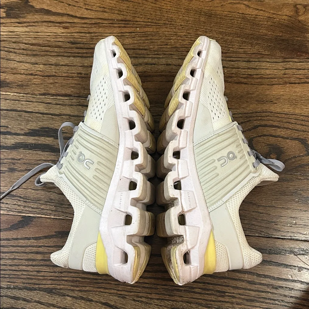 On Running Cloud Sneakers in Cream and Yellow Gray Size 9.5 - Image 3