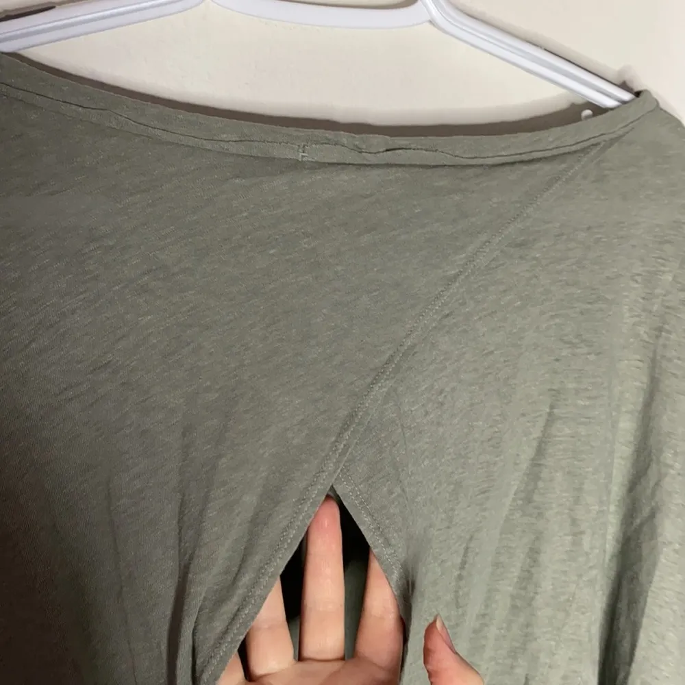 LA Made linen blend front tie long sleeve top with keyhole back size S - Image 5