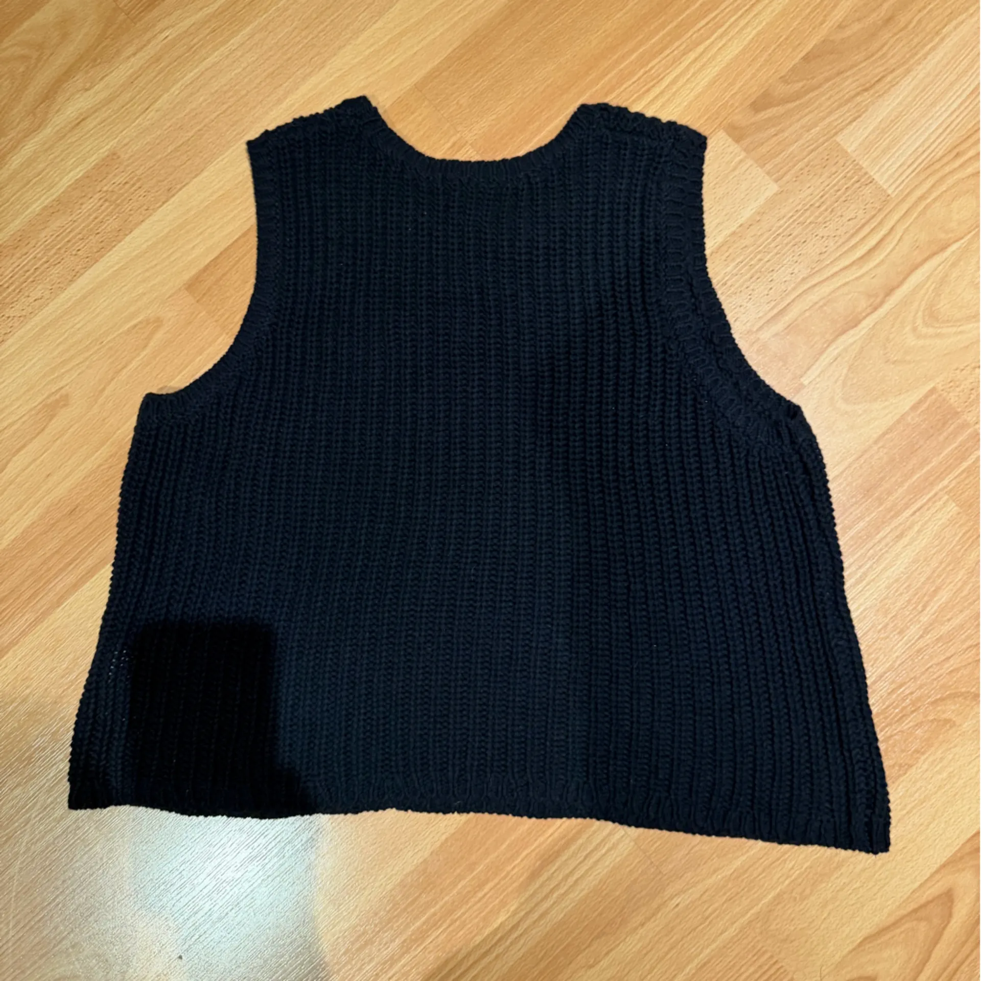 Old Navy Black Sleeveless Sweater - Image 3