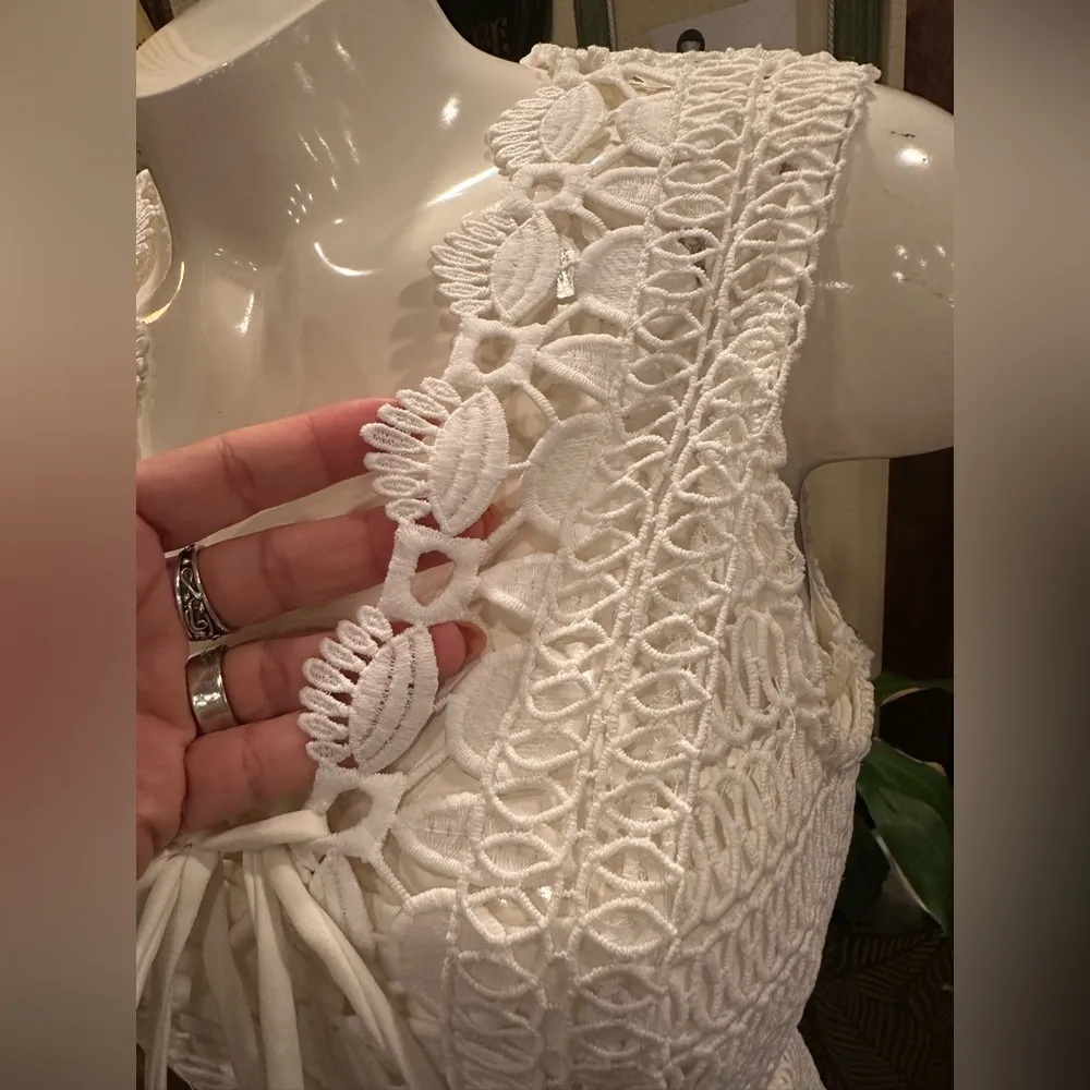 EUC Aqua white lace stretch mini dress with pullon string front - Image 6