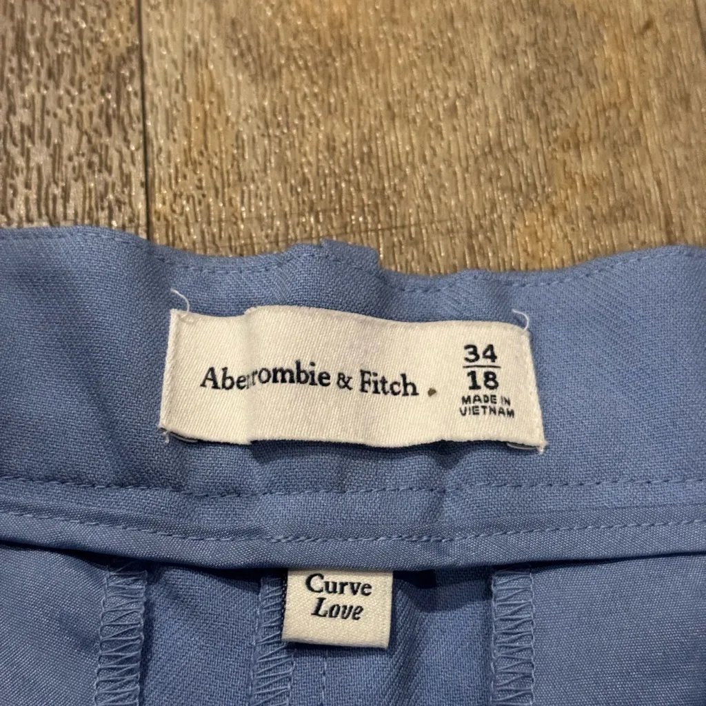 NWT Abercrombie & Fitch Curve Love Sloane Tailored Blue Shorts Sz 34/18 - Image 4