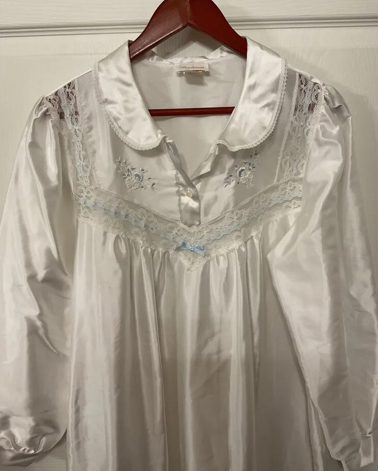 Barbizon Vintage Floral Embroidered Peter Pan Collar Lace Nightgown, L White - Image 1