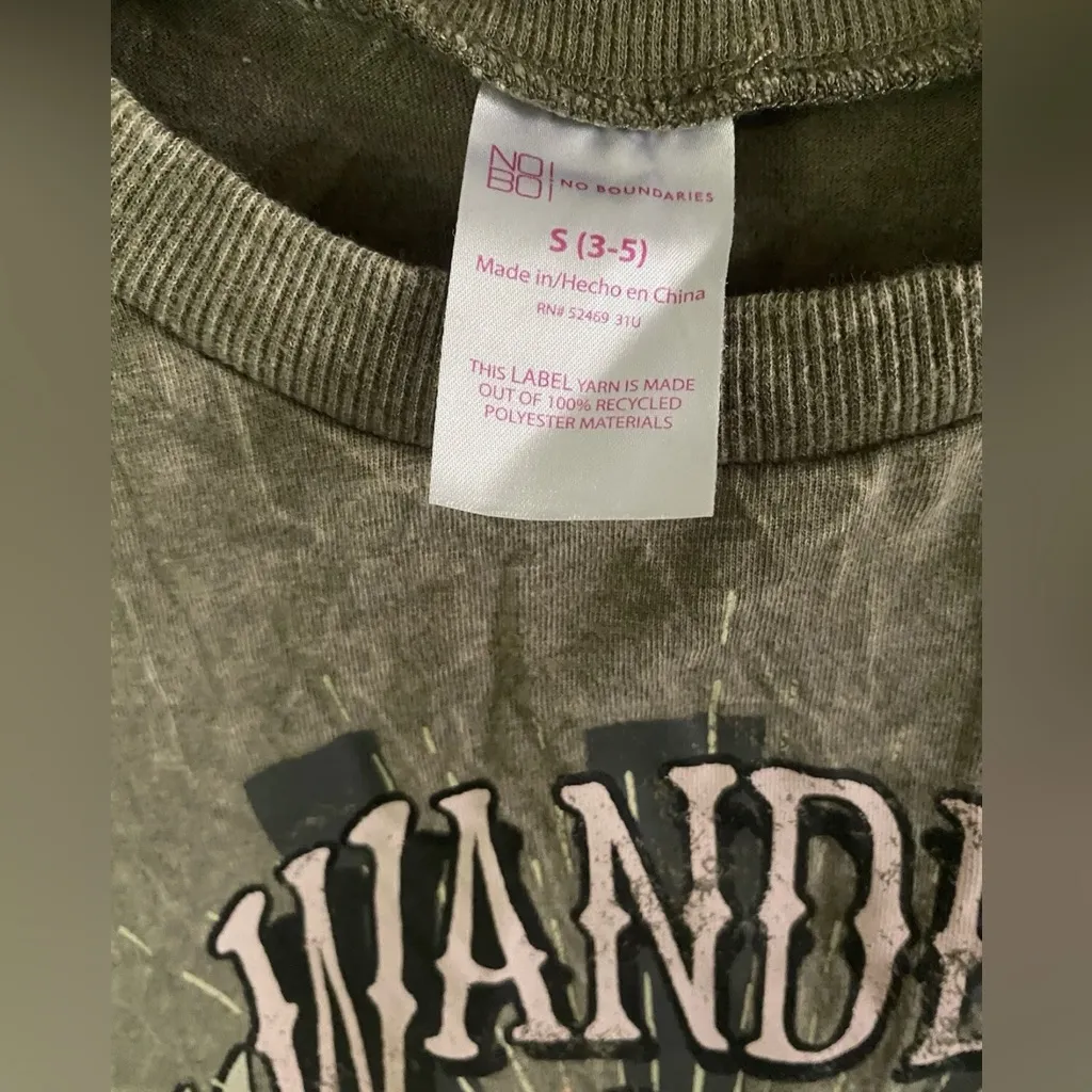 No Boundaries Wander With Love Graphic Tee -Small - Image 3