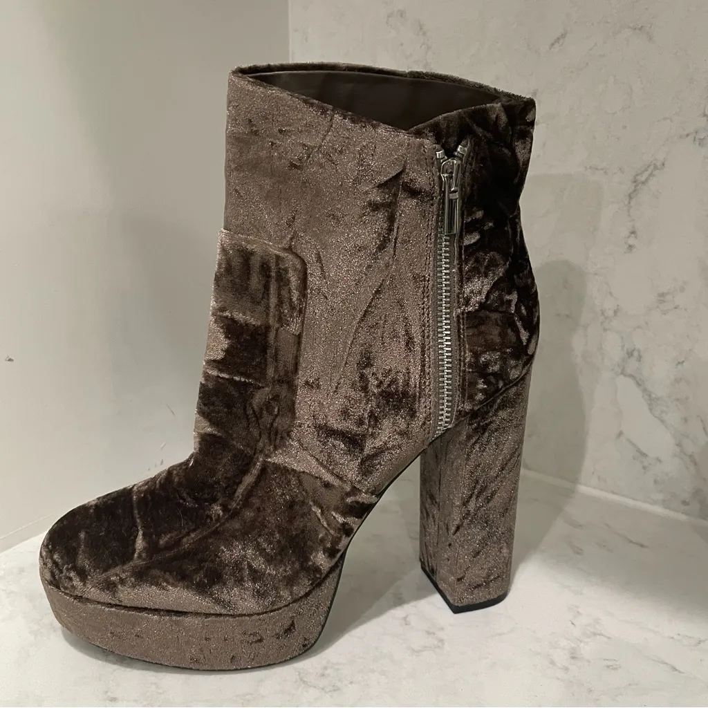 New! GIANNI BINI Didier Velvet
Platform‎ Block Heel Booties Size 9 - Image 5