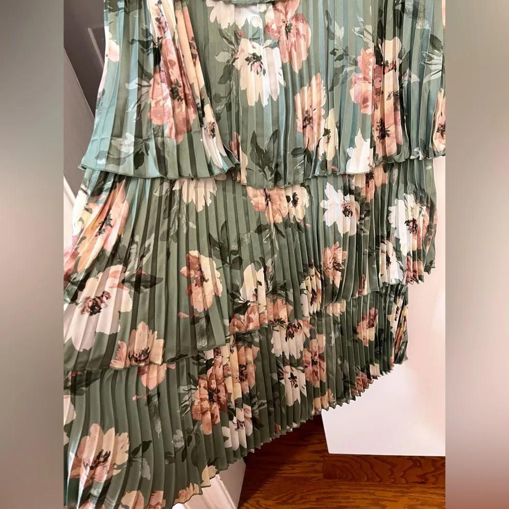 Abercrombie & Fitch co-ord tiered floral print satin maxi skirt in green - Image 6