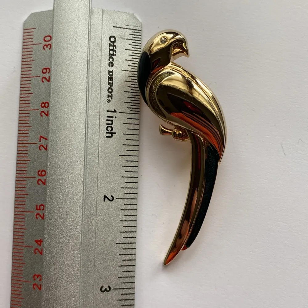 LIZ CLAIBORNE Parrot Pin Gold Tone Blue Green Enamel Tropical Bird avian jewelry - Image 9