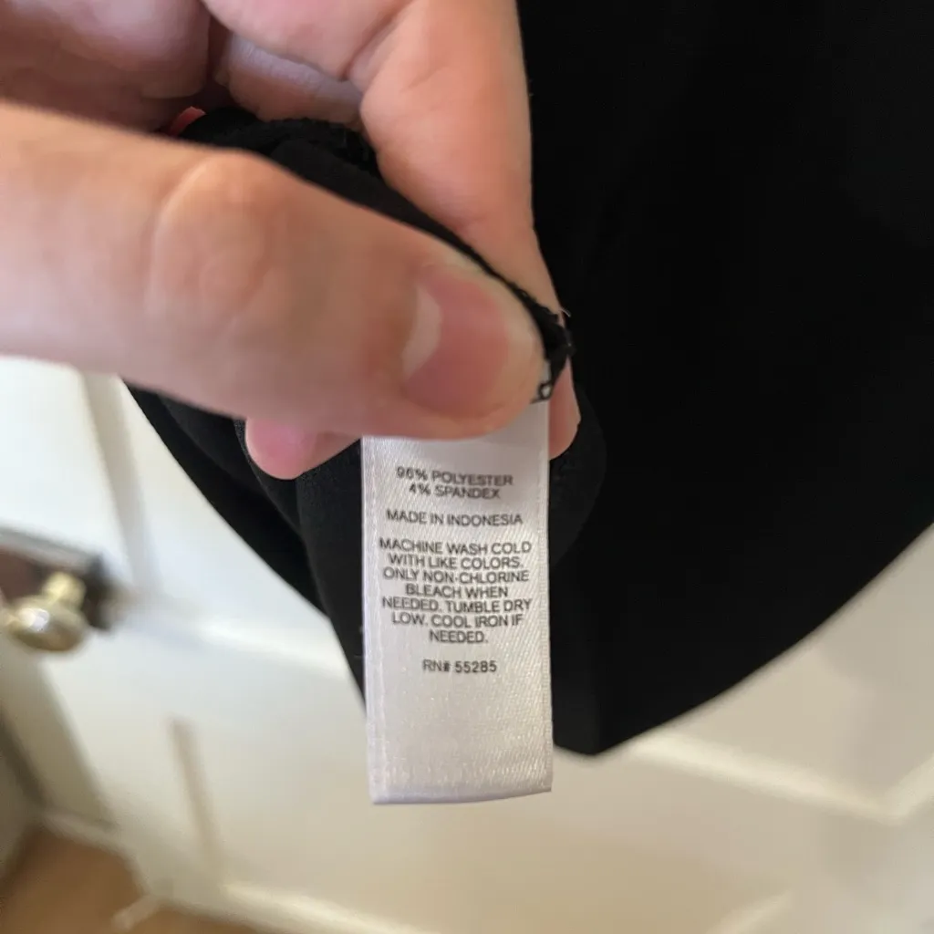 Express Women's Black Sleeveless Top - Image 6